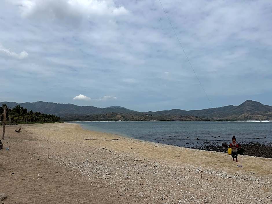 Sumbawa Maluk Homestay Kost tika