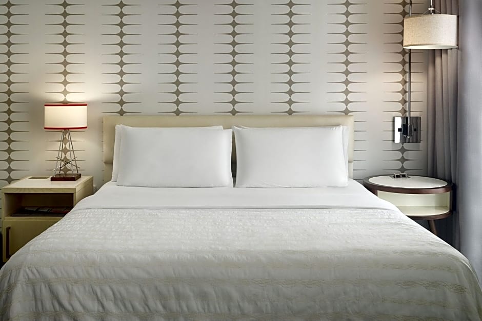 Photo 1 of 9 of 1 King Bed