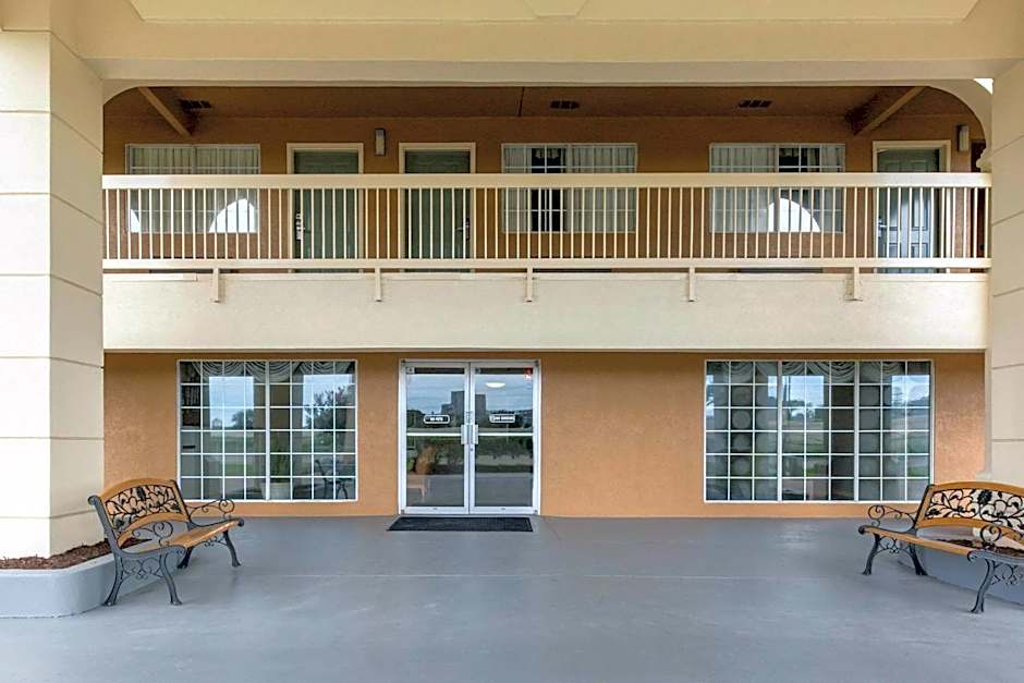 Quality Inn Clute Freeport