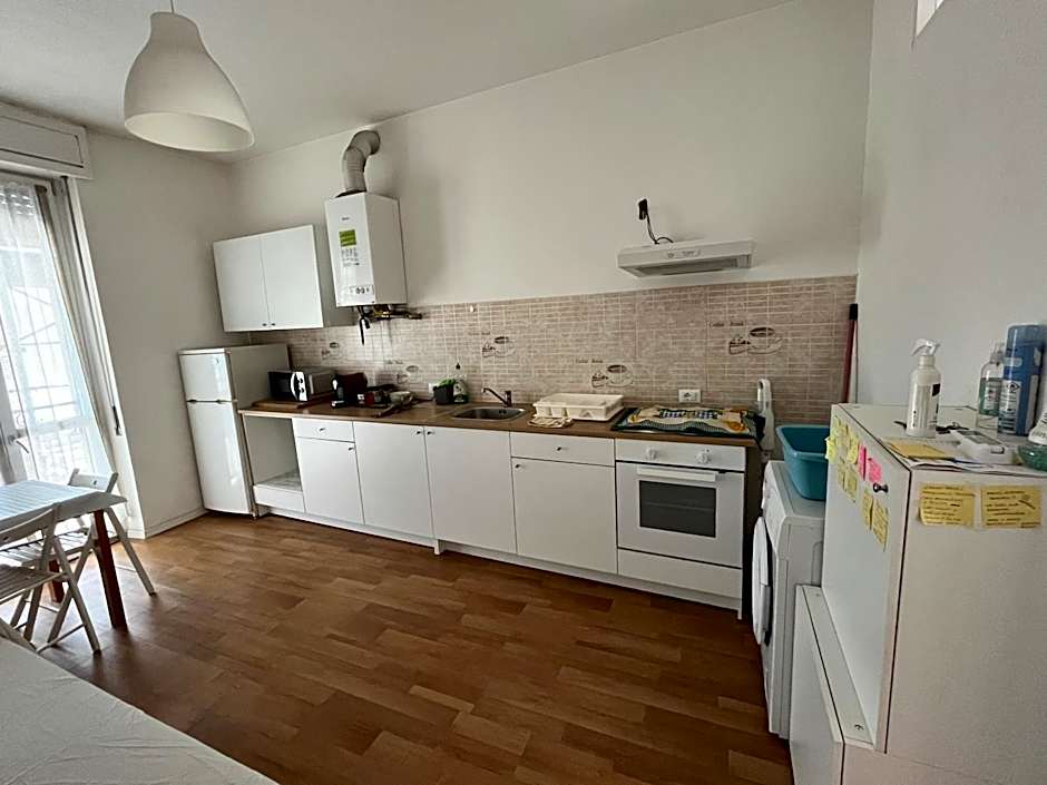 Room Saronno + B&B