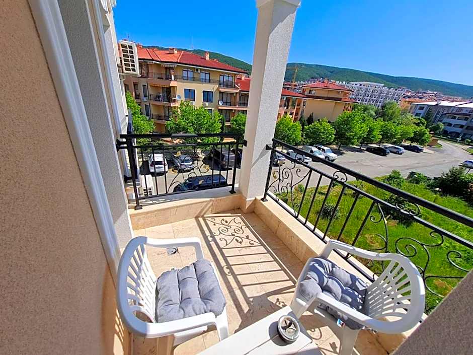 DELUXE Beach Apartment in Sveti Vlas