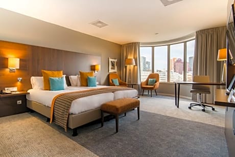 Deluxe Tower Room - City View