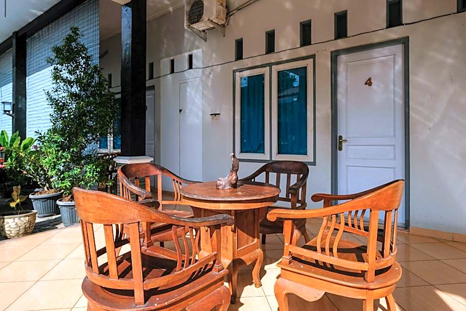 RedDoorz Syariah near Alun Alun Kebumen