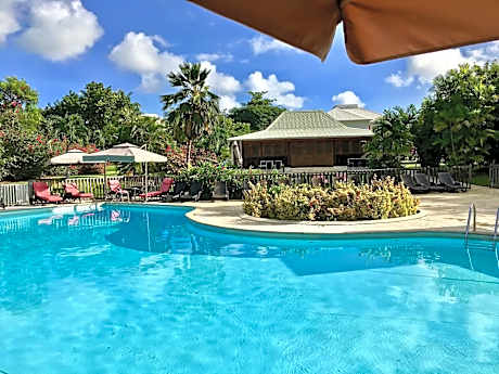 Résidence Le Vallon Guadeloupe Parc Piscine Appartements & Studios