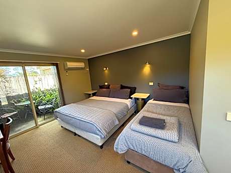 Motel Strahan