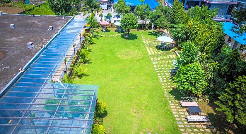 Hotel Crown Himalayas