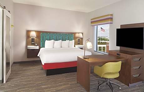 1 King Bed Studio Suite W/ Sofabed Nonsmoking