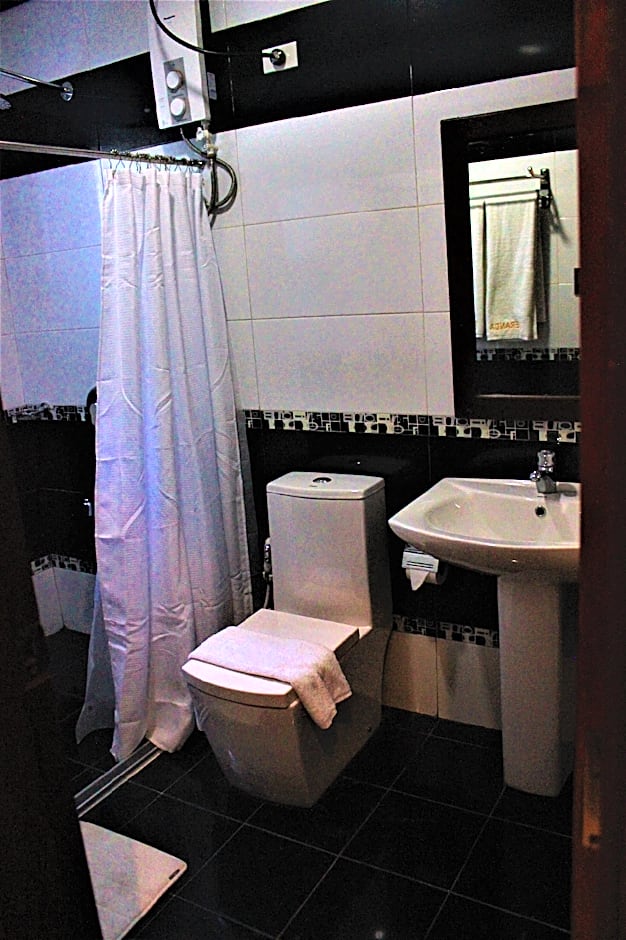Veranda Suites and Restaurant