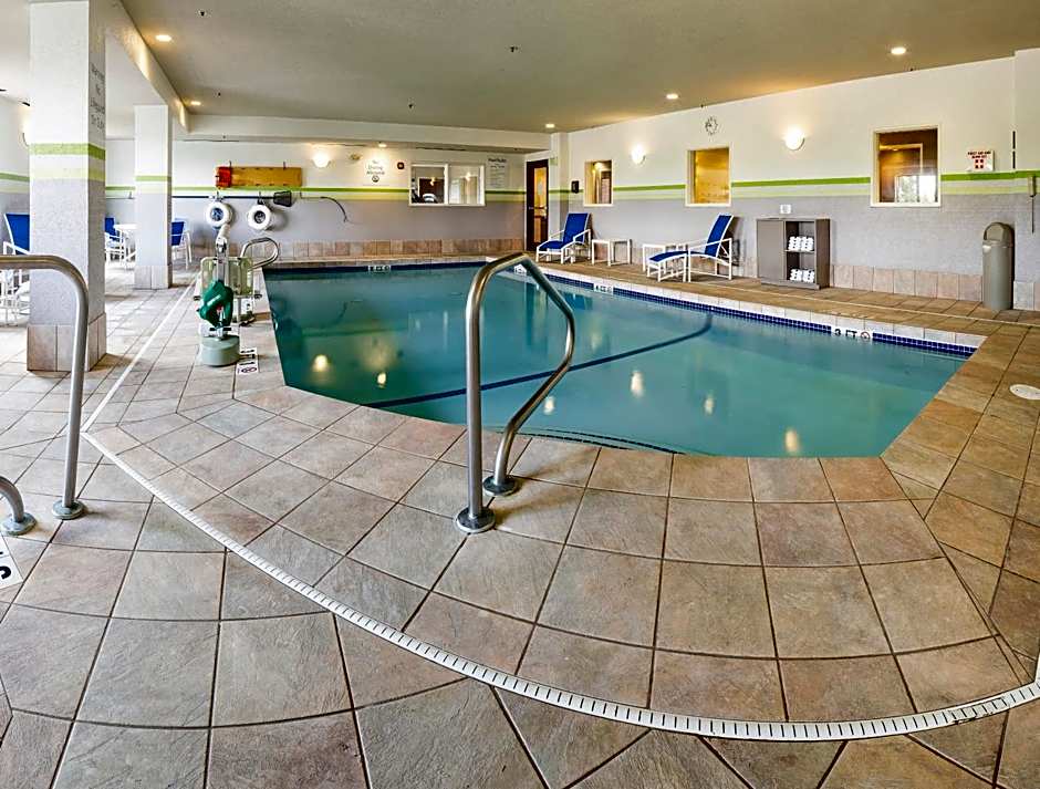 Holiday Inn Express Hotel & Suites Manchester - Airport By IHG