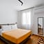 Glass House - Smart Rooms & Parking
