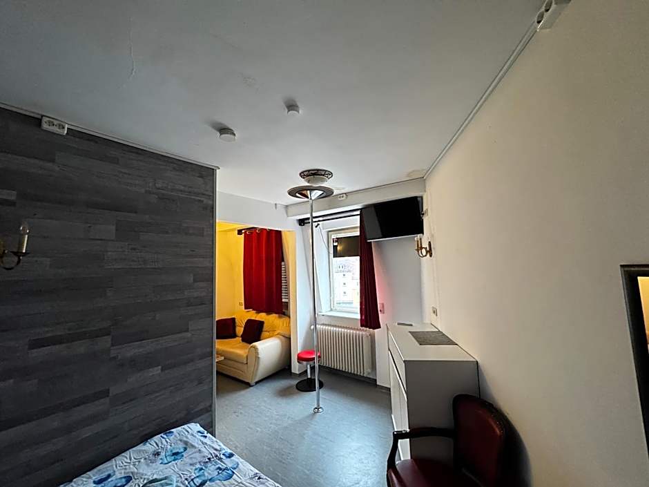 Femina - direkt im Rotlichtviertel