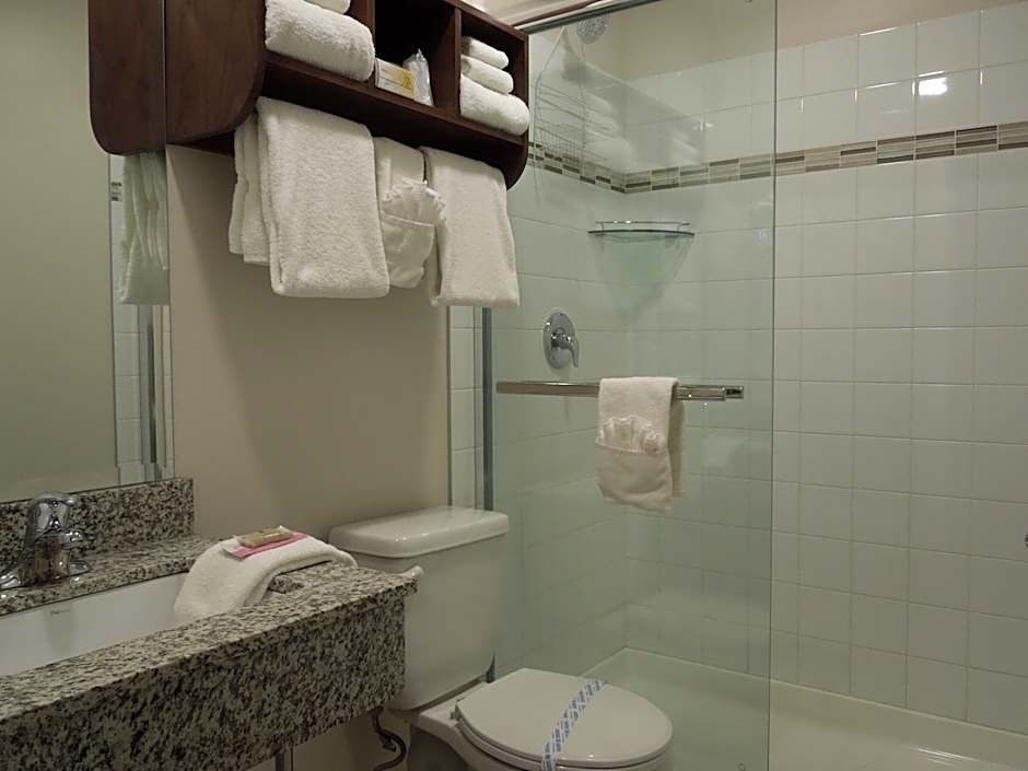 Walking Eagle Inn & Lodge