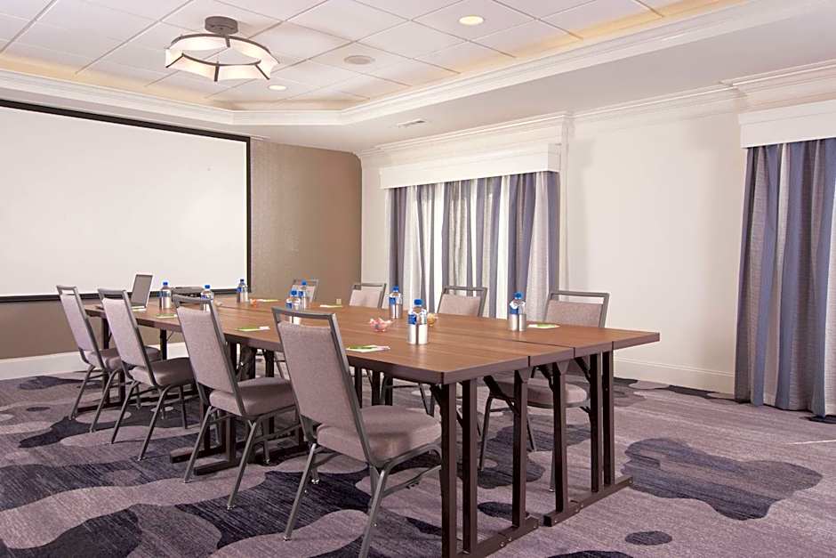 Courtyard by Marriott Charleston Waterfront