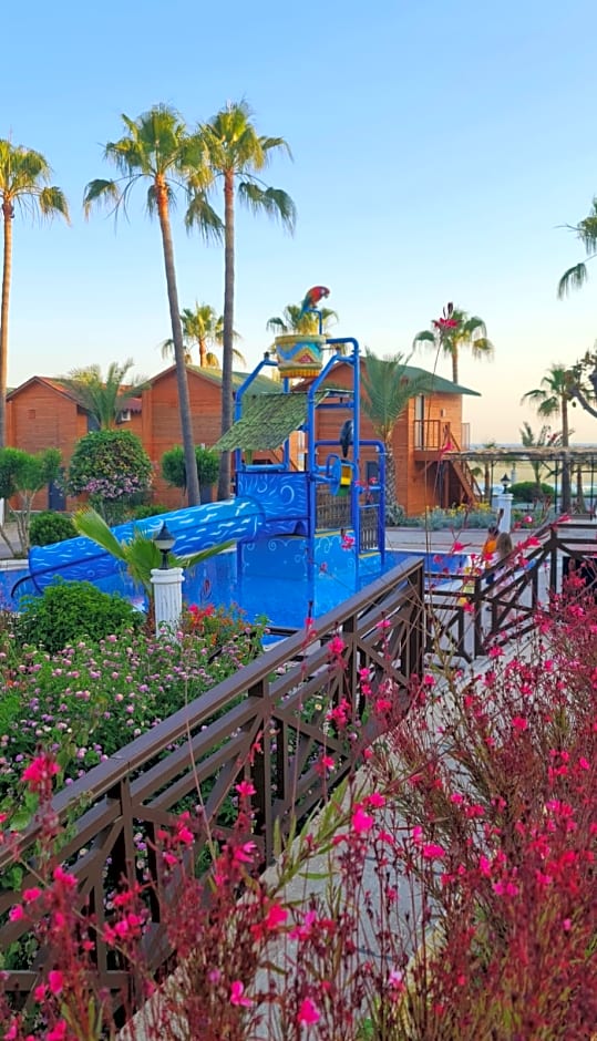 Green Paradise Beach Hotel