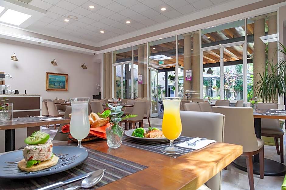 Plaza Camelinas Hotel