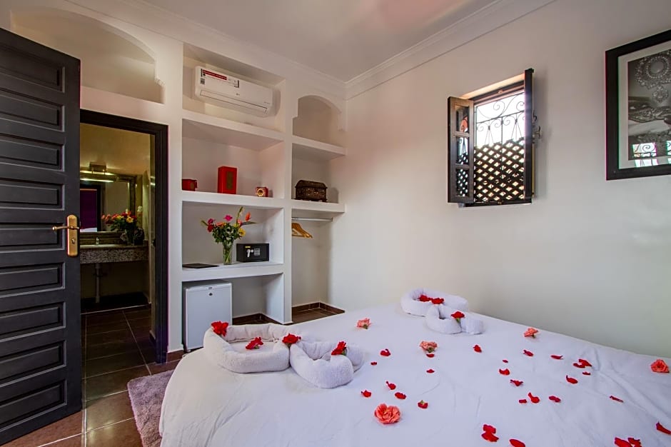 Photo 1 of 4 of Perle Double Room