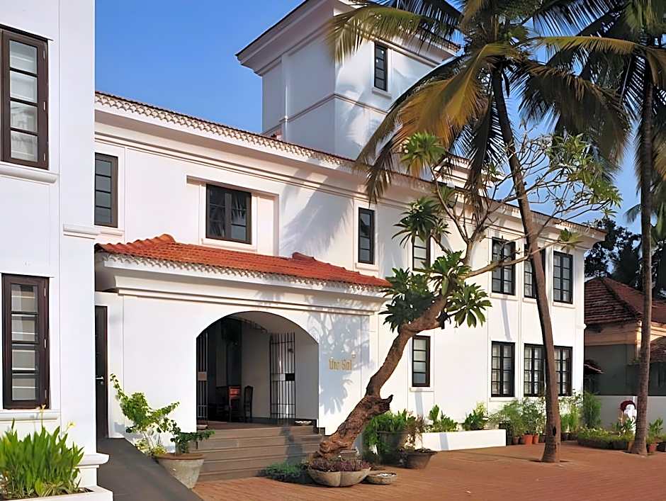 Sol De Goa Hotel