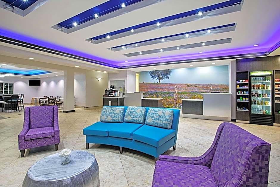 La Quinta Inn & Suites by Wyndham Fairfield