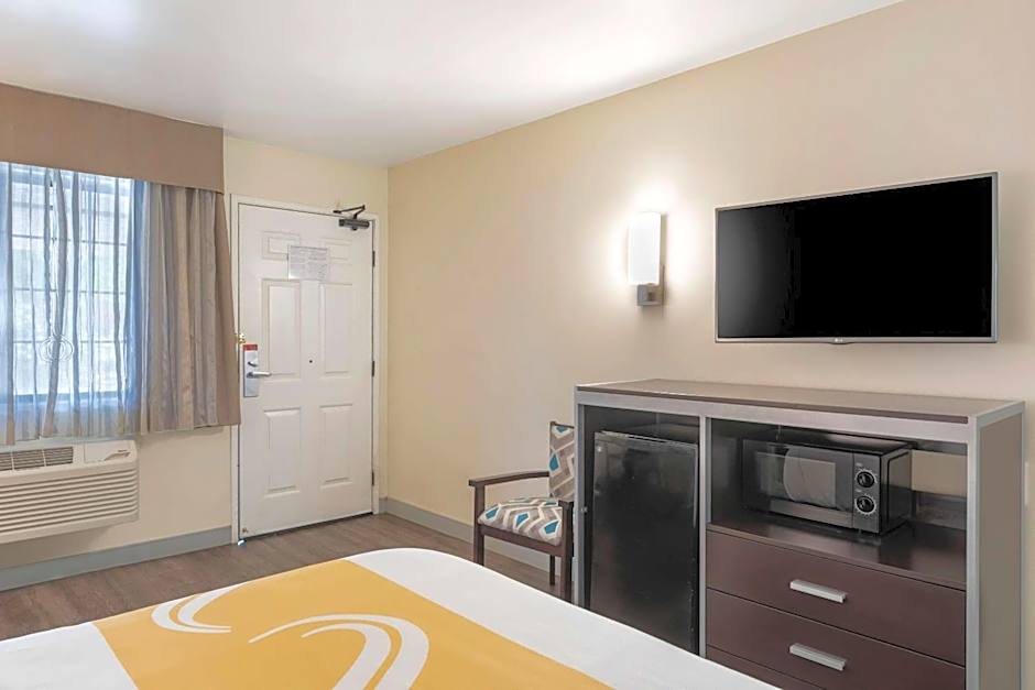 Quality Inn & Suites Camarillo-Oxnard