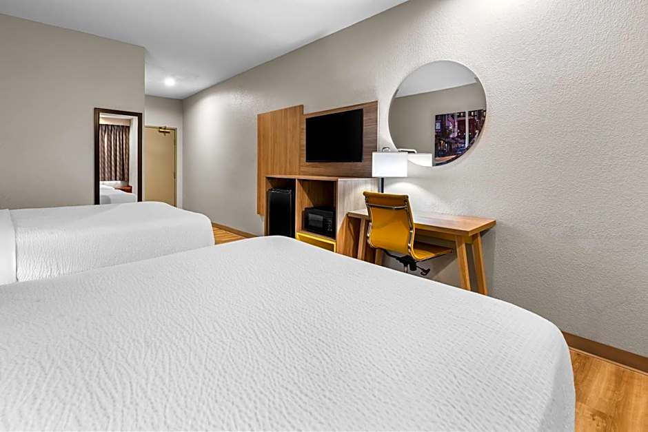 Days Inn by Wyndham near Kansas Speedway