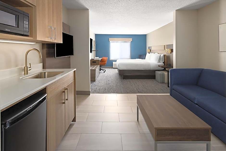 Holiday Inn Express and Suites Meriden By IHG