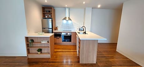 Executive Deluxe Three-Bedroom Apartment