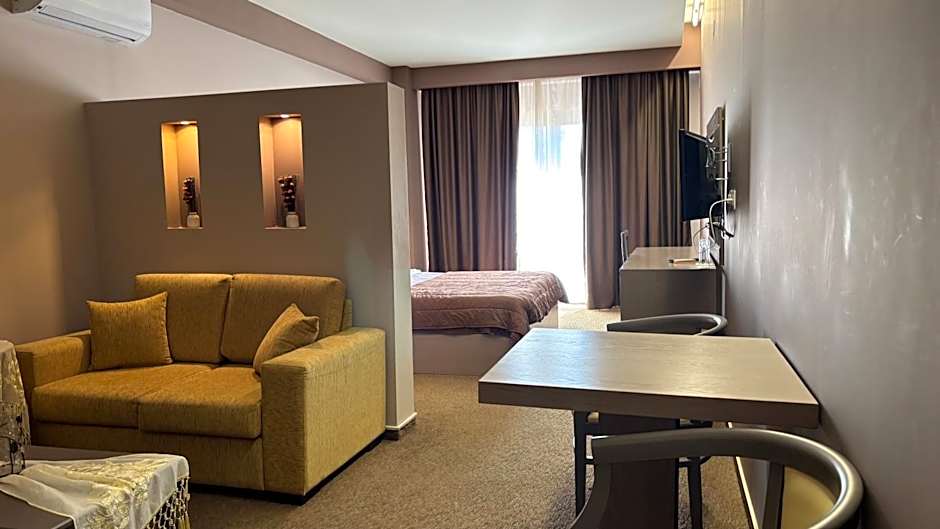 Photo 1 of 11 of Suite