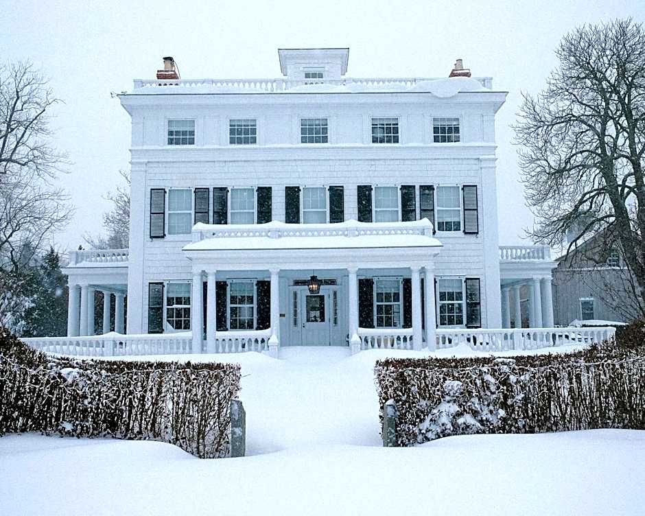 Topping Rose House