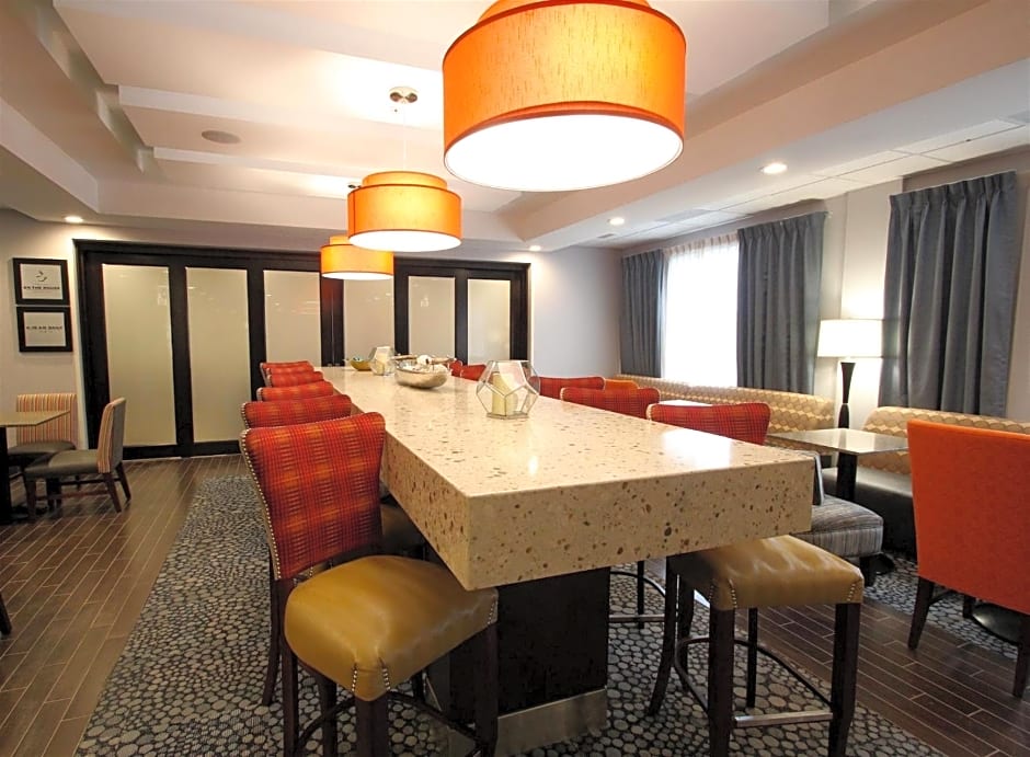 Hampton Inn- Suffolk
