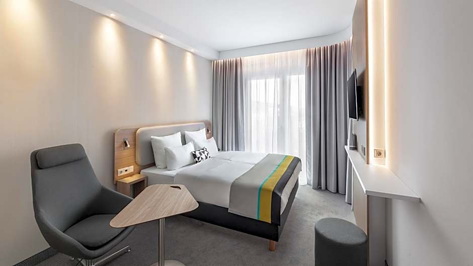Holiday Inn Express Dusseldorf- Hauptbahnhof By IHG