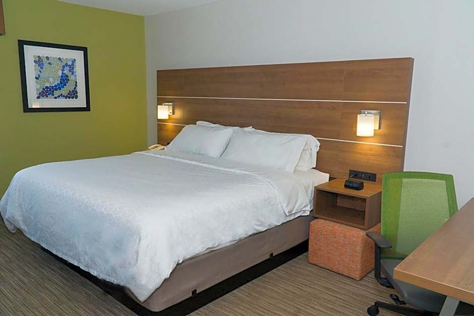 Holiday Inn Express Hotel & Suites Madison By IHG