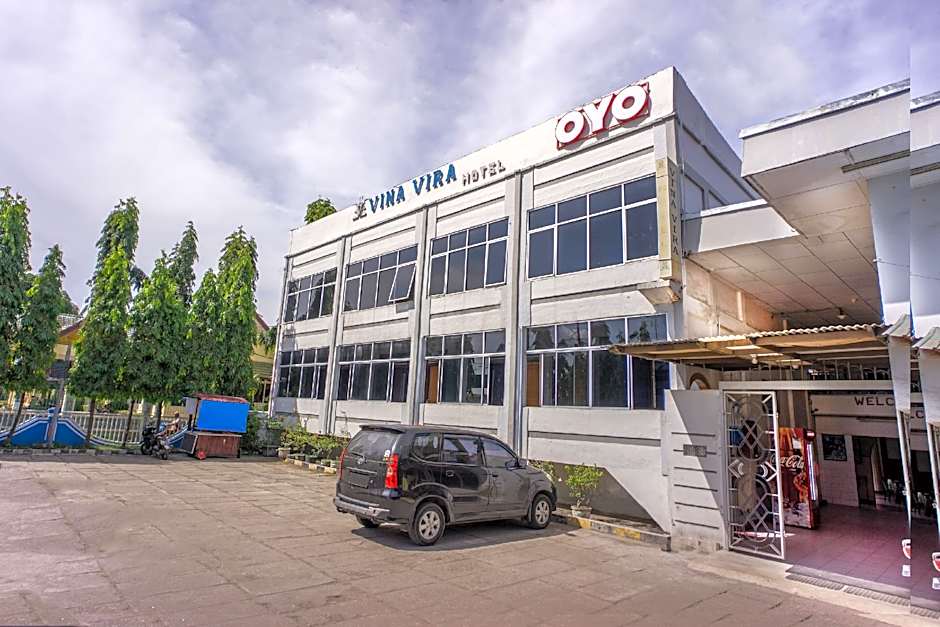 OYO 2180 Vina Vira Hotel