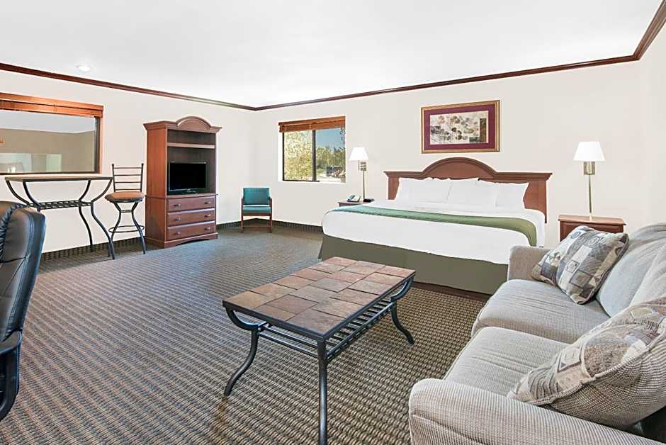 Days Inn by Wyndham Mitchell SD