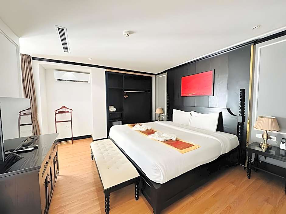 Aaron Riverview Hotel