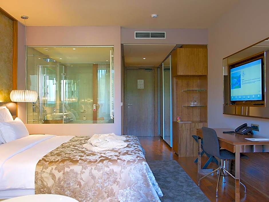 Photo 1 of 5 of Deluxe, Balcony