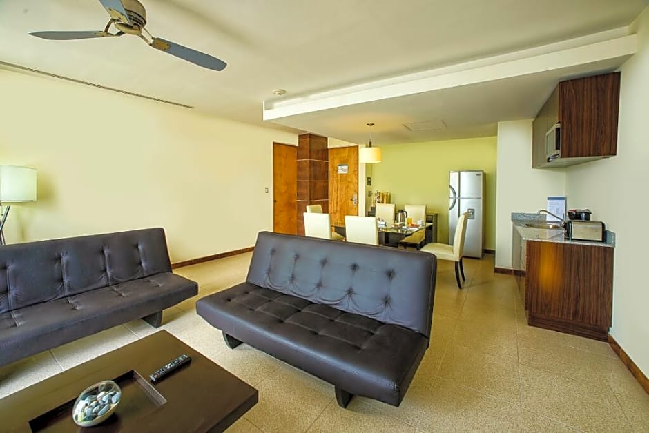Krystal Urban Cancun-Malecon
