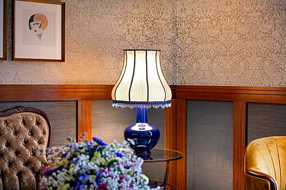 Palacio Santa Clara, Autograph Collection