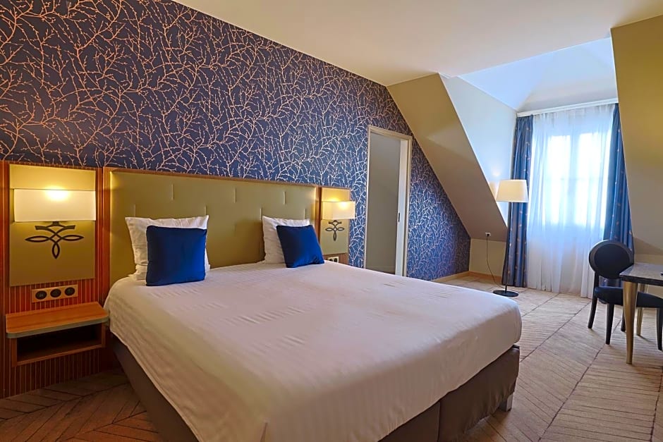 Dream Castle Hotel from $1. Magny-le-Hongre Hotel Deals & Reviews