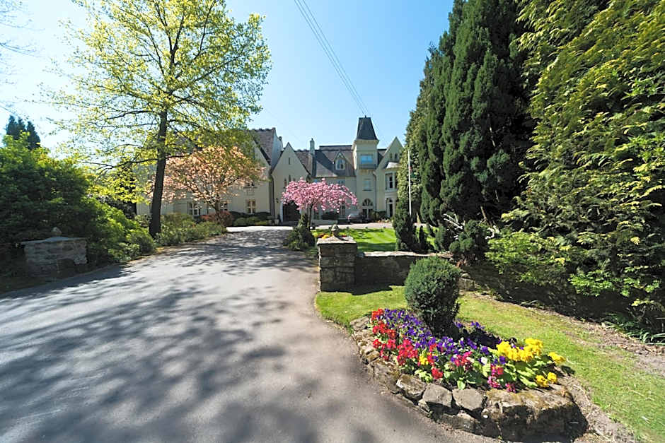 Glen-Yr-Afon House Hotel