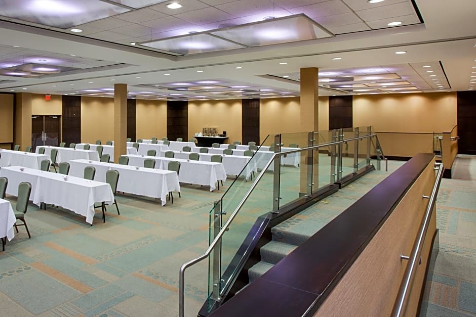 Crowne Plaza Hotel Glen Ellyn/Lombard By IHG
