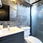 2Ph Large 2Brm 3 bath AC private terrace apt