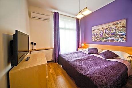 Deluxe Apartment (2 Adults)