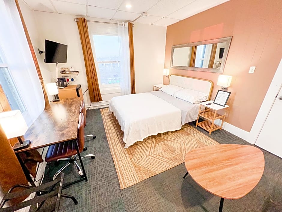 ITH Surf City Hostel Hermosa Beach