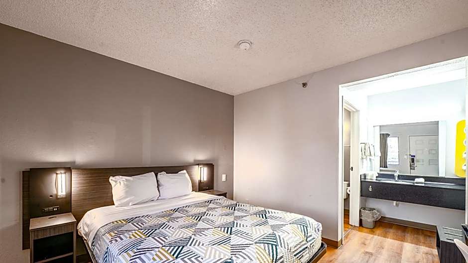 Motel 6-Wethersfield, CT - Hartford