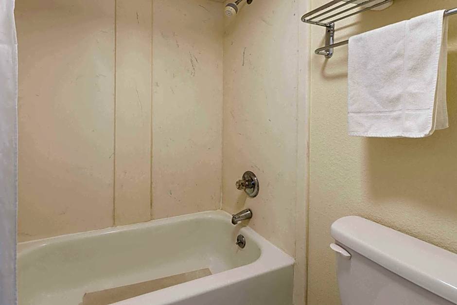 Days Inn by Wyndham Orangeburg South