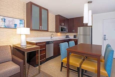 Suite, 1 Bedroom, Lake View (Hearing Accessible) (1 King Bed and 1 Double Sofa Bed)