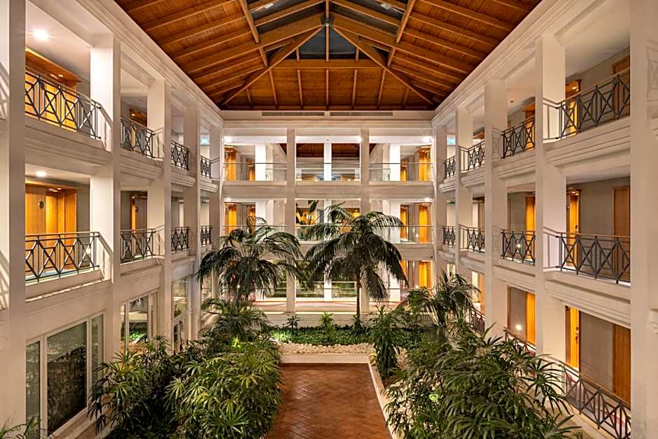 Onyria Quinta da Marinha Hotel