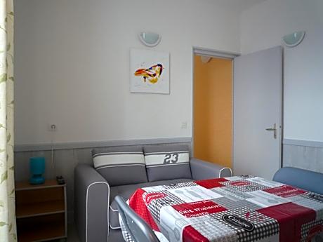 Studio with Sofa Bed