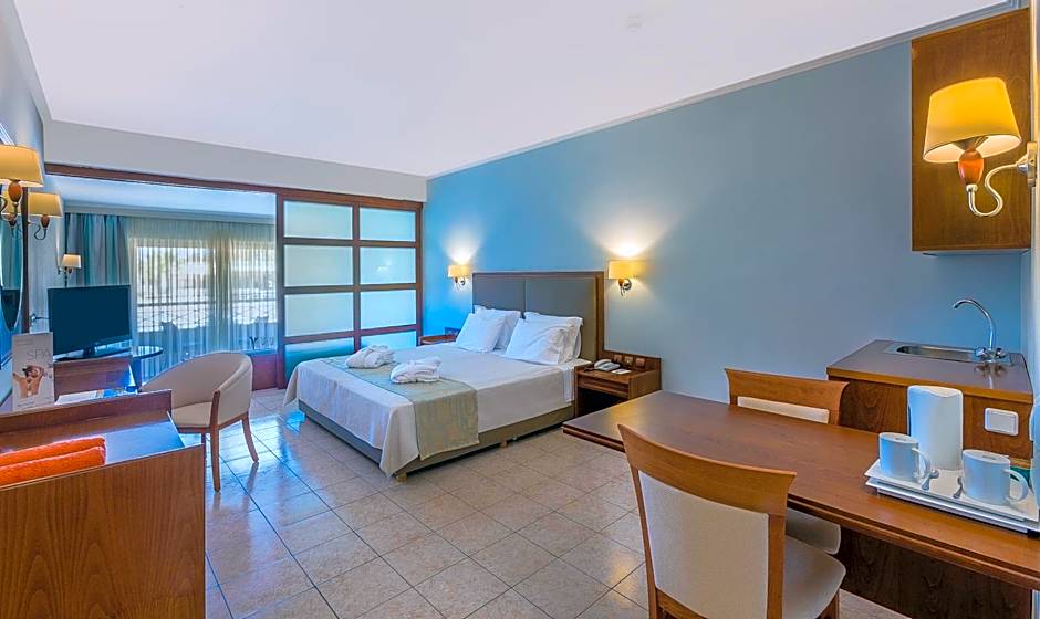 Kipriotis Maris Suites