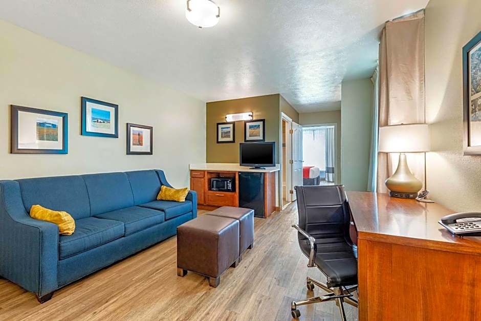 Comfort Inn & Suites Lancaster Antelope Valley